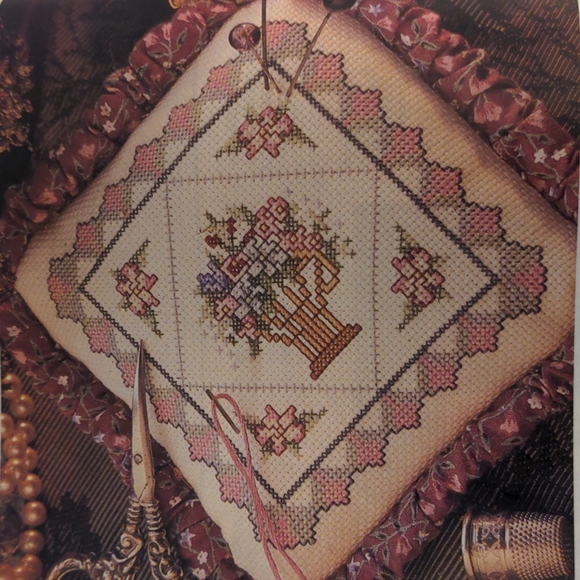 Just CrossStitch Magazine April 1998 - Picture 6 of 16
